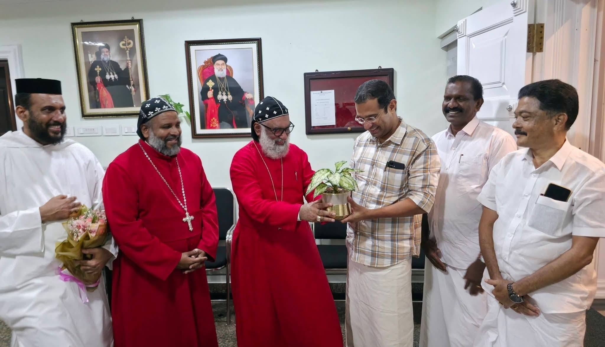 മന്ത്രി റോജി എം. ജോൺ ശ്രേഷ്ഠ കാതോലിക്ക ബാവായെ സന്ദർശിച്ചു