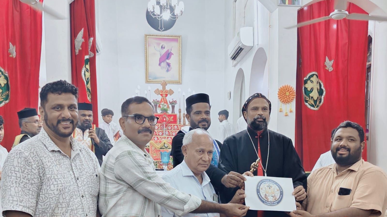 ഉത്തരേന്ത്യയിലേക്കെത്തുന്ന മലയാളികൾക്ക് കൈത്താങ്ങായി ഡൽഹി ഭദ്രാസനത്തിന്റെ 'ഹെൽപ്പ് ഡെസ്ക്'; ലോഗോ പ്രകാശനം ചെയ്തു