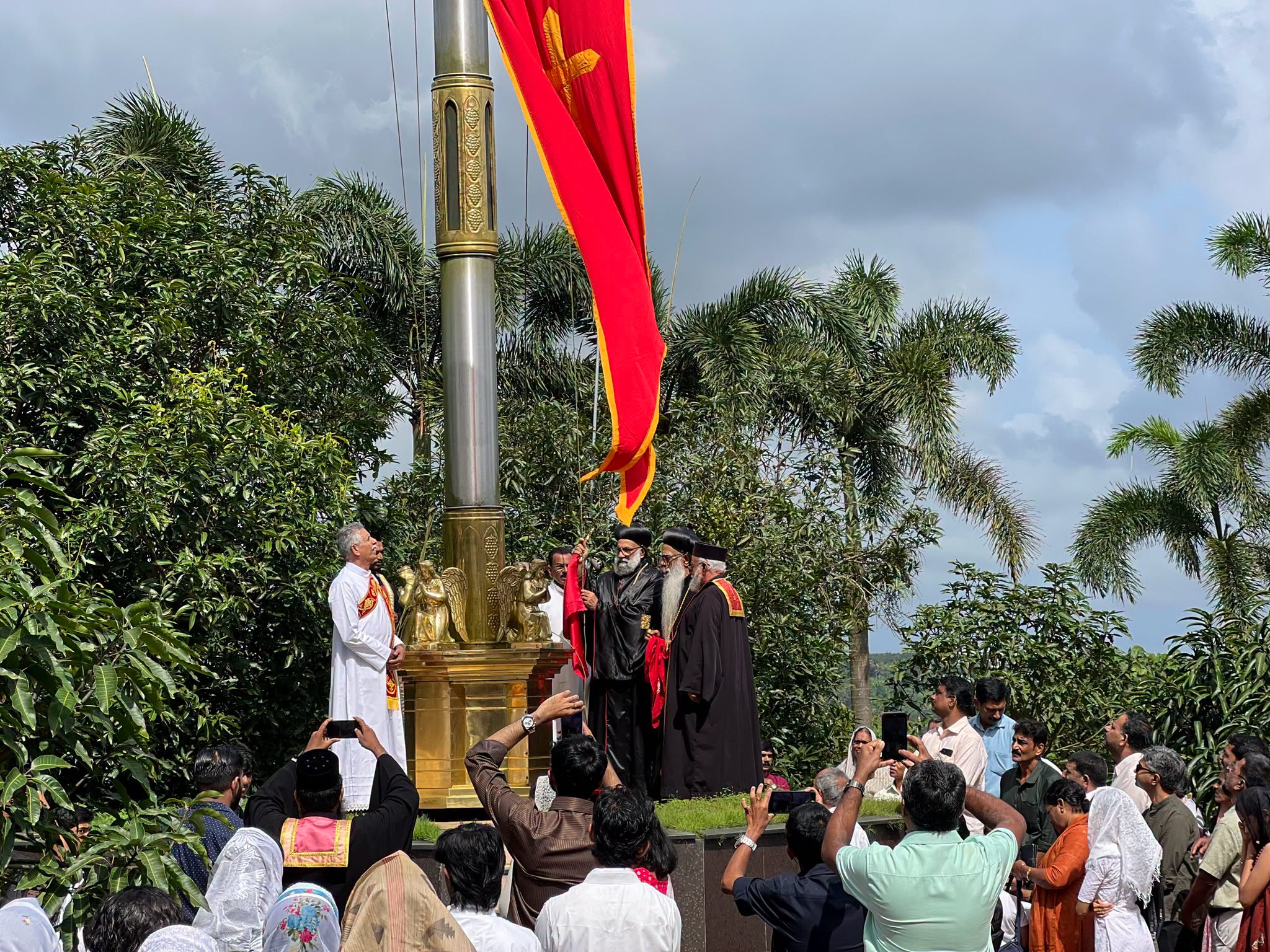 മലേക്കുരിശ് ദയറായിൽ പൗലോസ് ദ്വിതീയൻ ബാവയുടെ ശ്രാദ്ധപ്പെരുന്നാളിന് കൊടിയേറി.